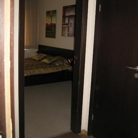 Spacious And Cosy In Royal Towers Complex דירה בנסקו