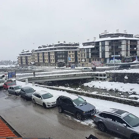 Spacious And Cosy In Royal Towers Complex